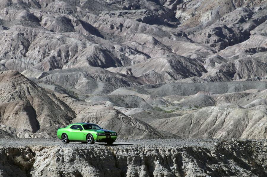  Dodge Challenger SRT8 392 Green with Envy 2011 года  (фото 7 из 7)
